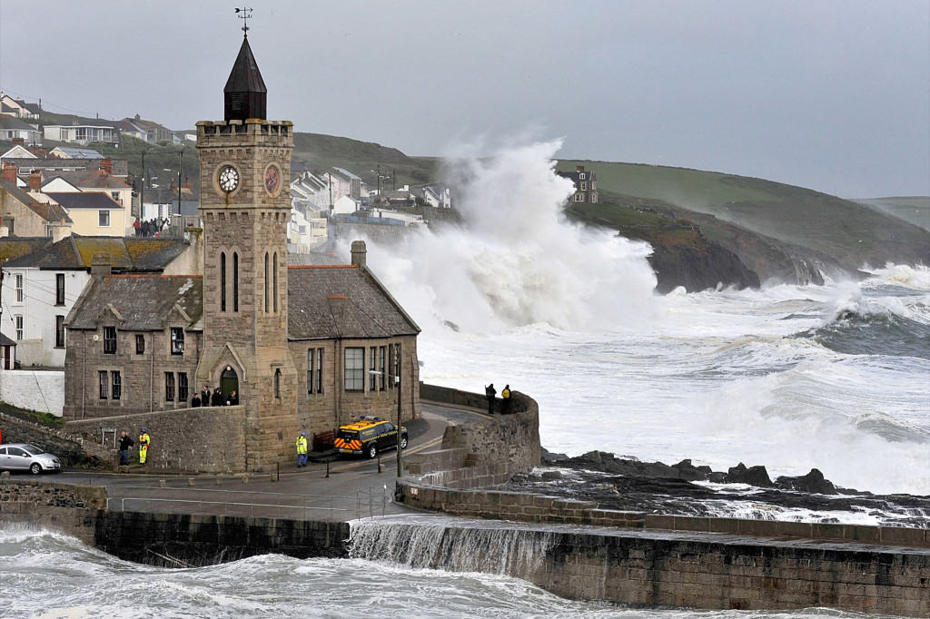 Storm Hunting at Porthleven