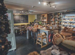 Cafes in Cornwall - Courtyard Deli and Kitchen